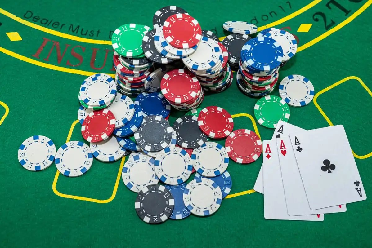 Tangkapan layar aplikasi warungjekpot menampilkan pasar Liga 1 dan antarmuka live casino